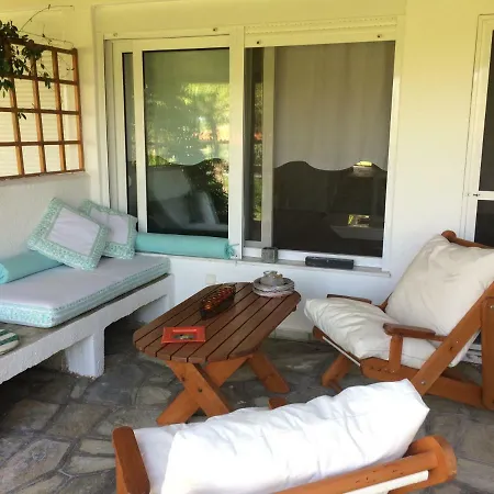 Vacation Queen Bed With Garden 度假居 *