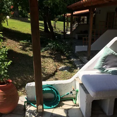 Vakantiehuis Vacation Queen Bed With Garden Possidi