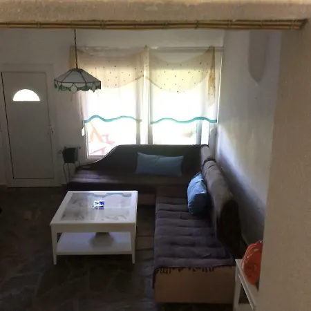 Vakantiehuis Vacation Queen Bed With Garden Possidi