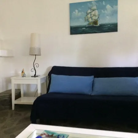 Vacation Queen Bed With Garden